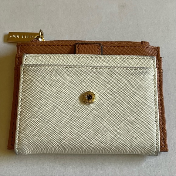 Wallet - Picture 2 of 4